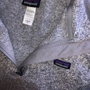 Women’s Patagonia 3/4 zip pull over - medium